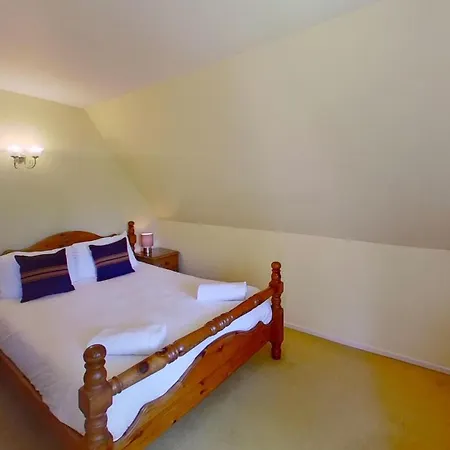 88 Strawberry Hill, Tolroy Manor Hayle