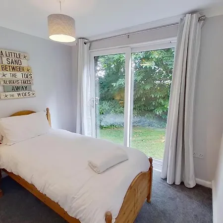 88 Strawberry Hill, Tolroy Manor Holiday home *